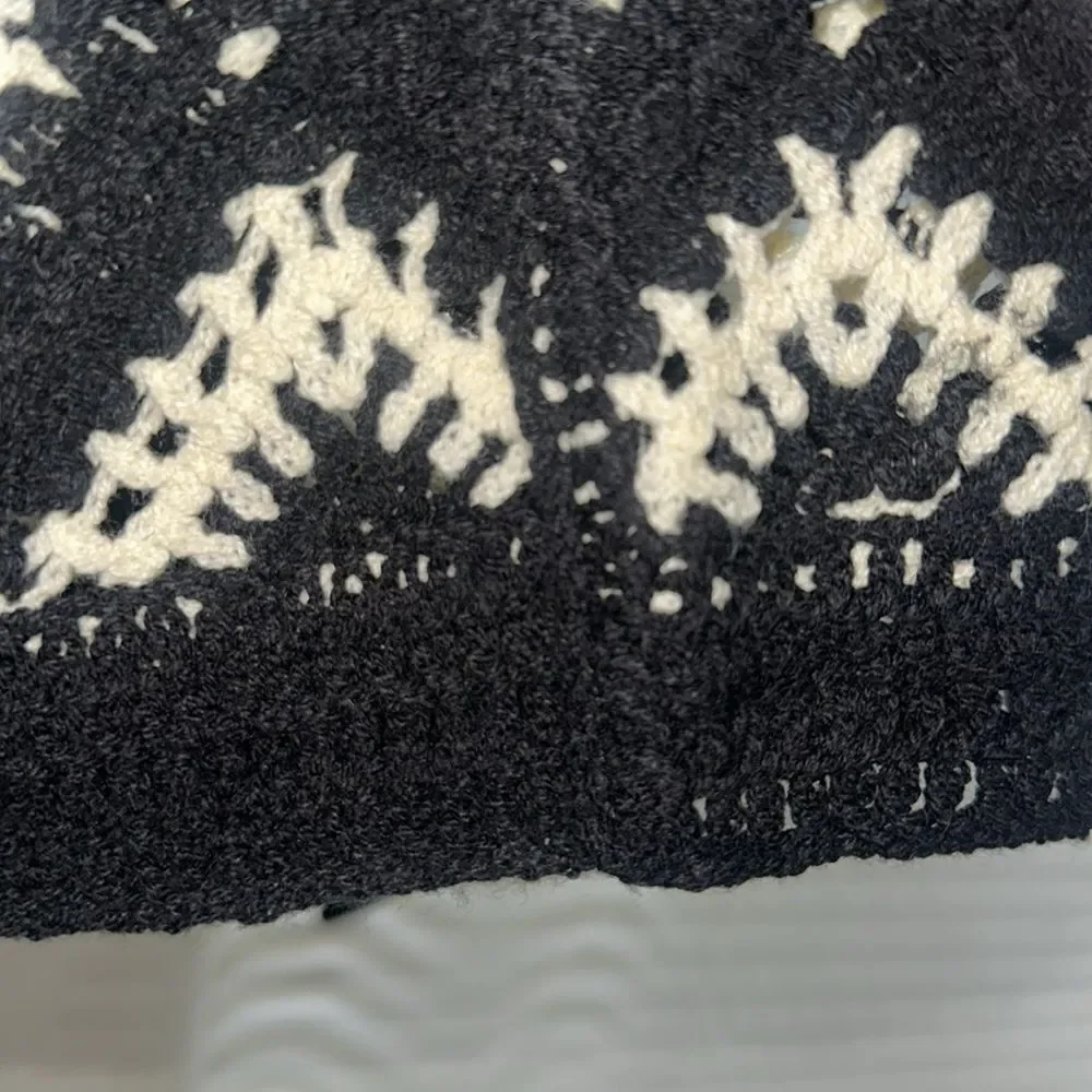 ELIE TAHARI XS S M Black Ivory Diamond Square Crochet Long Sleeve Top
